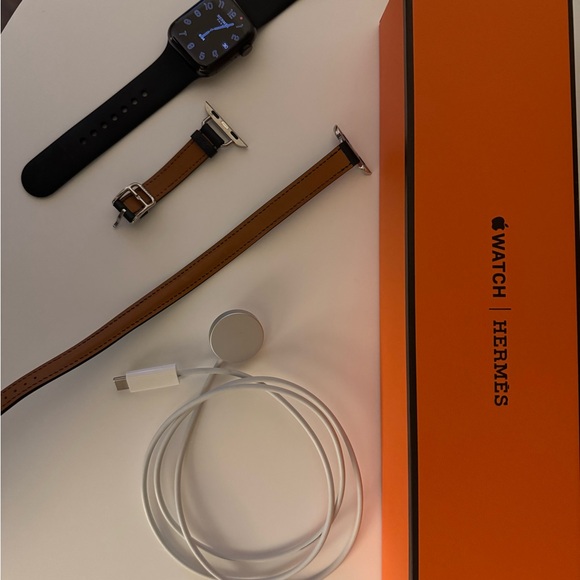 Hermes Apple Watch Series 8 GPS 41MM - Picture 3 of 6